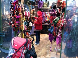 court & chloe shopping